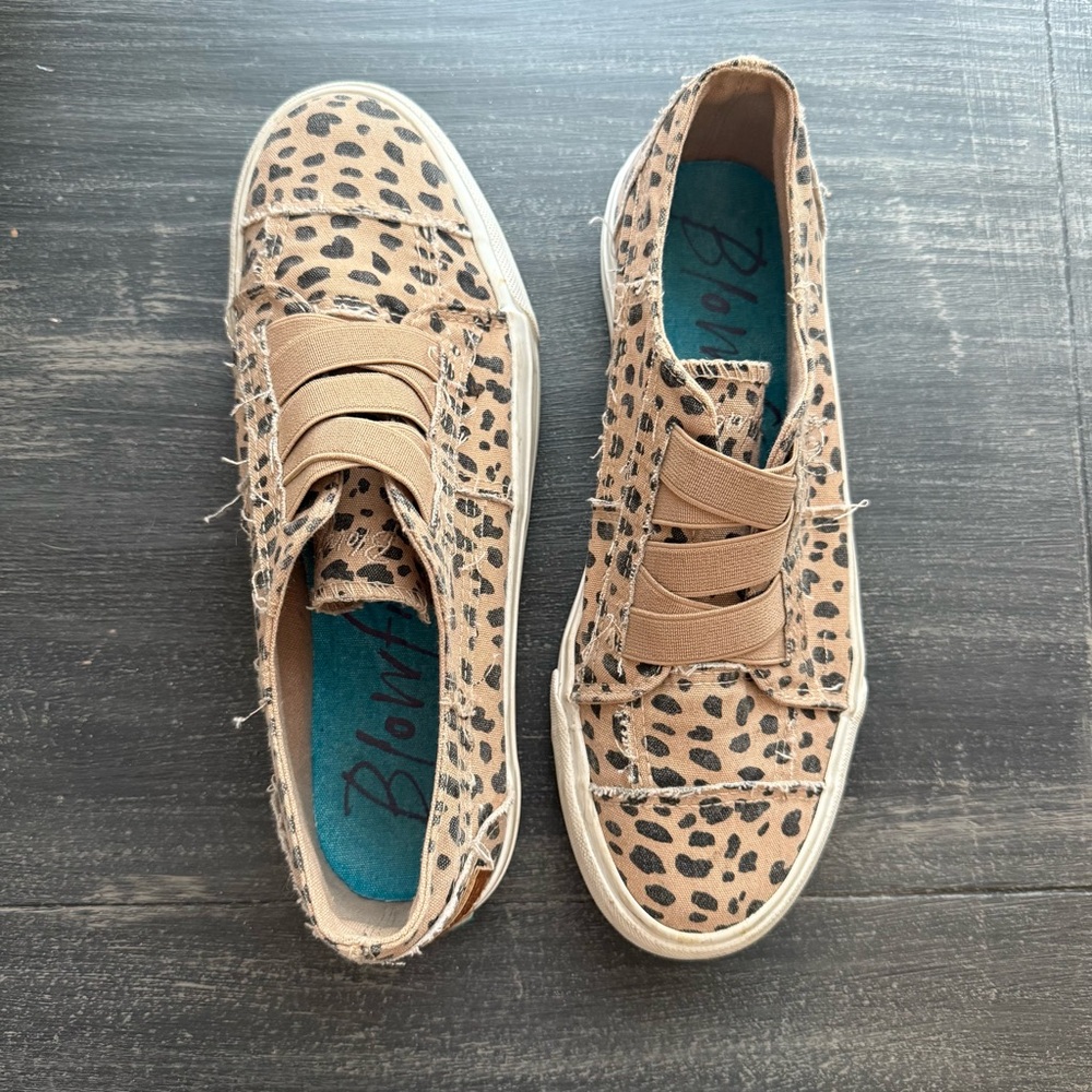 Blowfish Women's Tan and Black Animal Print Sneakers